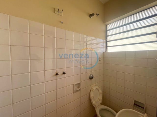 Casa com 536m² 3 quartos e 3 banheiros, à venda, no bairro Jardim Shangri-la A em Londrina