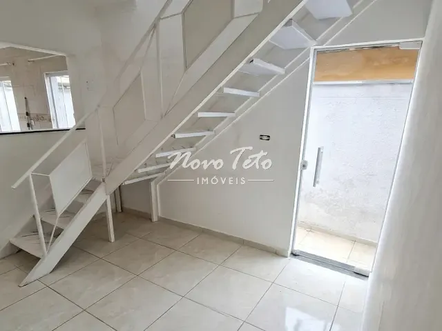 Sobrado 3 quartos e 2 banheiros, para alugar, no bairro Jardim Paraíso do Sol em São José dos Campos