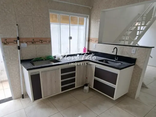 Sobrado 3 quartos e 2 banheiros, para alugar, no bairro Jardim Paraíso do Sol em São José dos Campos