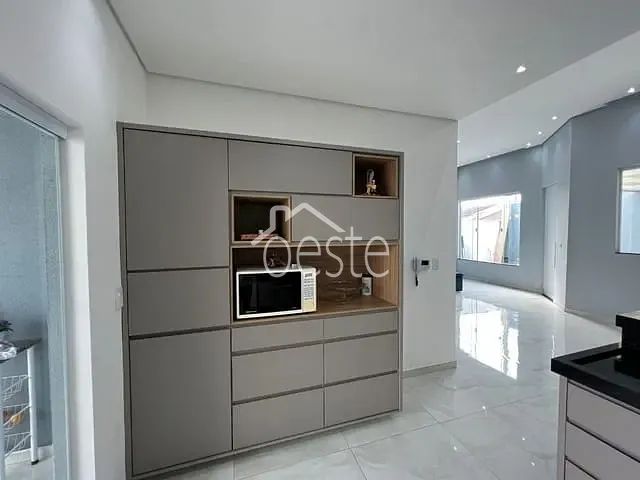 Casa com 275m² 3 quartos e 2 banheiros, à venda, no bairro Jardim Souza Queiroz em Santa Bárbara D'Oeste