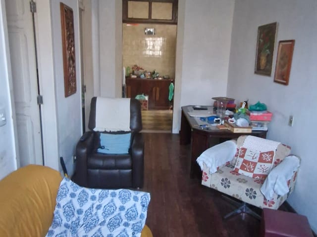 Casa com 673m² 4 quartos e 2 banheiros, à venda, no bairro Centro em Vassouras