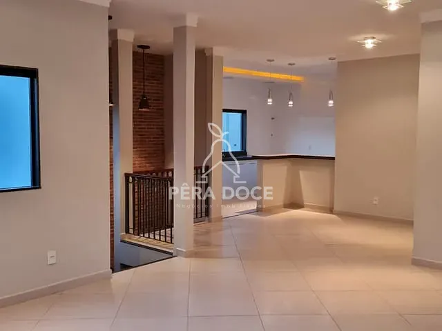 Casa 3 quartos e 4 banheiros, à venda ou para alugar, no bairro Quinta Boa Esperança em Uberaba