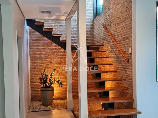 Casa 3 quartos e 4 banheiros, à venda ou para alugar, no bairro Quinta Boa Esperança em Uberaba