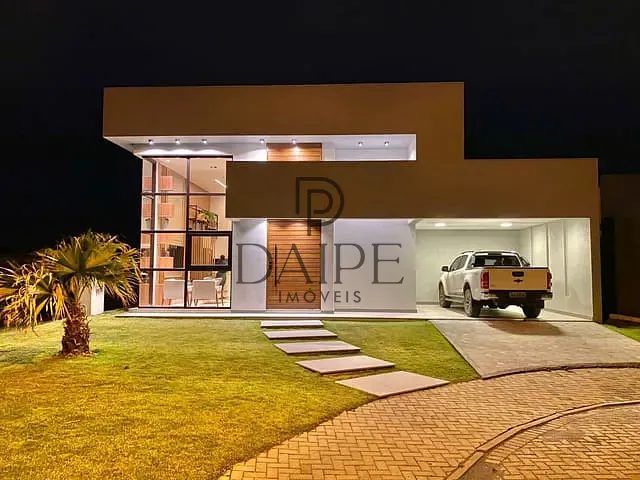 Casa com 350m² 4 quartos e 4 banheiros, à venda, no bairro Araça em Capão da Canoa