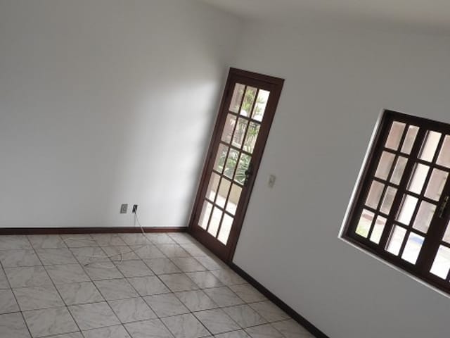 Casa com 90m² 2 quartos e 2 banheiros, para alugar, no bairro Jardim Flamboyant em Cabo Frio
