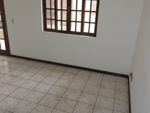 Casa com 90m² 2 quartos e 2 banheiros, para alugar, no bairro Jardim Flamboyant em Cabo Frio
