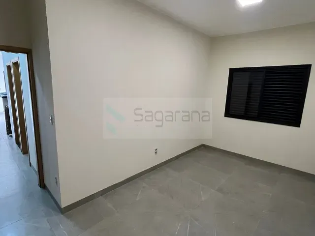 Casa 2 quartos e 1 banheiro, à venda, no bairro Nações em Patrocínio