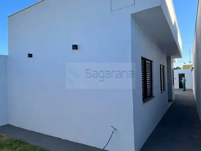 Casa 2 quartos e 1 banheiro, à venda, no bairro Nações em Patrocínio