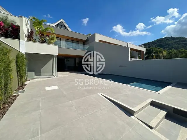 Casa com 380m² 5 quartos e 5 banheiros, à venda, no bairro Barra da Tijuca em Rio de Janeiro