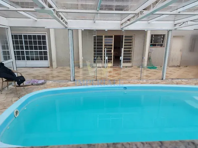 Casa com 462m² 2 quartos e 2 banheiros, à venda, no bairro Orfãs em Ponta Grossa