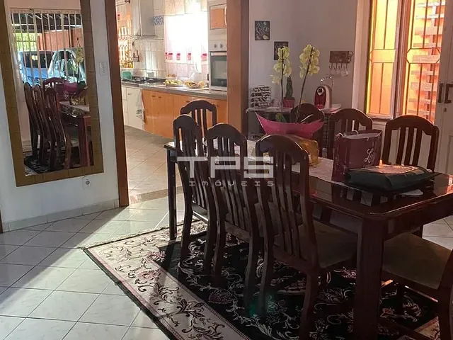 Casa com 500m² 4 quartos e 1 banheiro, à venda, no bairro Parque Santo Antônio em Taubaté