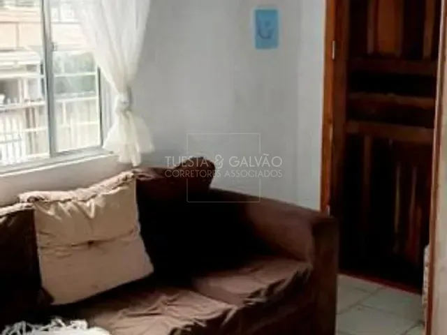 Casa com 57m², à venda, no bairro Santa Cândida em Curitiba
