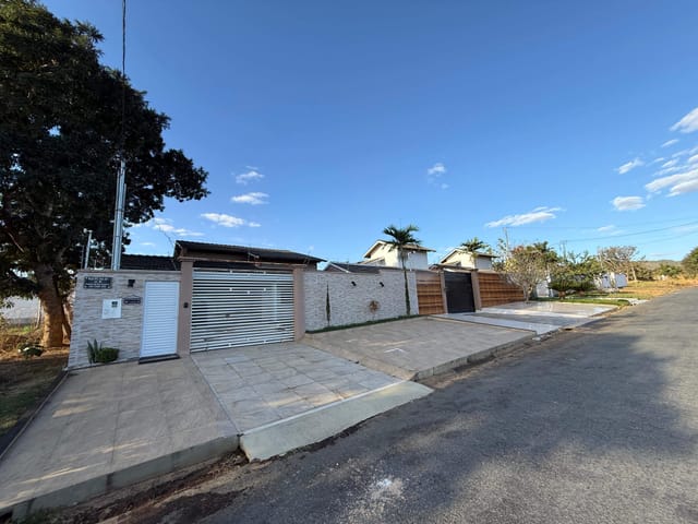 Casa 3 quartos e 1 banheiro, à venda, no bairro Portal do Rio Quente em Rio Quente