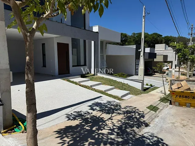Casa com 300m² 3 quartos e 4 banheiros, à venda, no bairro Jardim Quintas das Videiras em Jundiaí