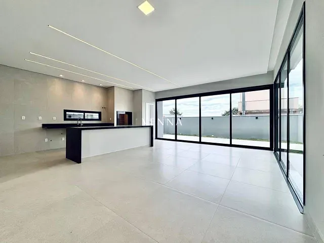 Casa com 263m² 3 quartos e 4 banheiros, à venda, no bairro Conjunto Habitacional Alexandre Urbanas em Londrina