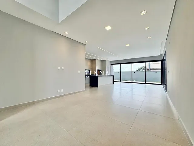 Casa com 263m² 3 quartos e 4 banheiros, à venda, no bairro Conjunto Habitacional Alexandre Urbanas em Londrina