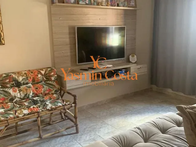 Casa com 300m² 4 quartos e 2 banheiros, à venda, no bairro Centro em Cambuí