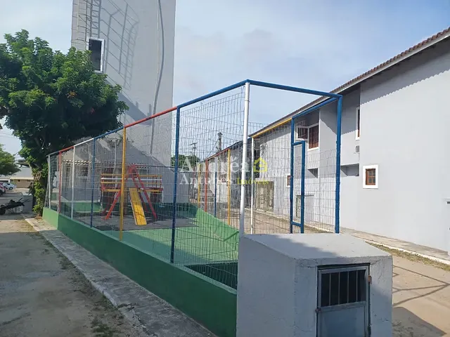 Casa com 60m² 2 quartos e 2 banheiros, à venda, no bairro Praia do Siqueira em Cabo Frio