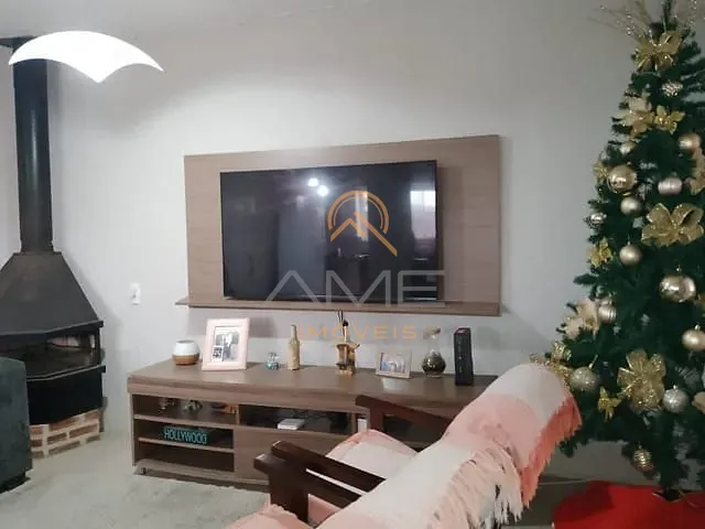 Casa com 360m² 3 quartos e 2 banheiros, à venda, no bairro Lindóia em Pelotas