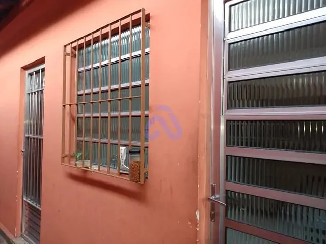 Casa com 180m² 3 quartos e 2 banheiros, à venda, no bairro Vila Dirce em Carapicuíba