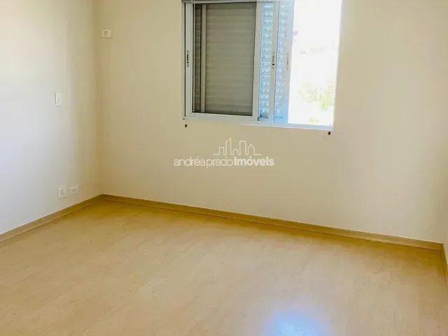 Casa 3 quartos e 4 banheiros, à venda, no bairro Bela Vista em Londrina