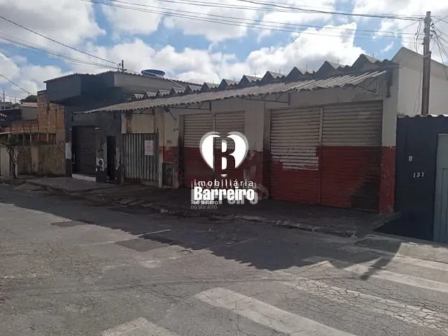Casa 5 quartos e 3 banheiros, à venda, no bairro Lindéia (Barreiro) em Belo Horizonte