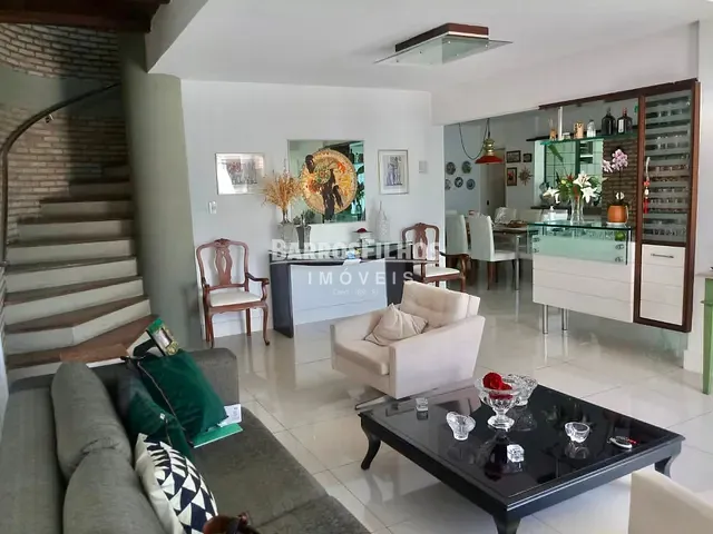Casa com 375m² 4 quartos e 3 banheiros, à venda, no bairro Suíssa em Aracaju