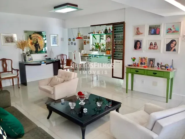 Casa com 375m² 4 quartos e 3 banheiros, à venda, no bairro Suíssa em Aracaju