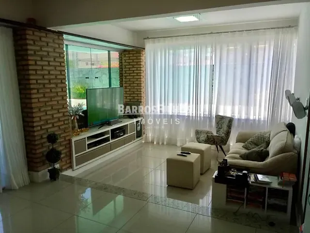 Casa com 375m² 4 quartos e 3 banheiros, à venda, no bairro Suíssa em Aracaju