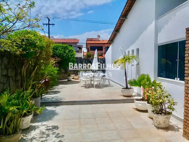 Casa com 375m² 4 quartos e 3 banheiros, à venda, no bairro Suíssa em Aracaju