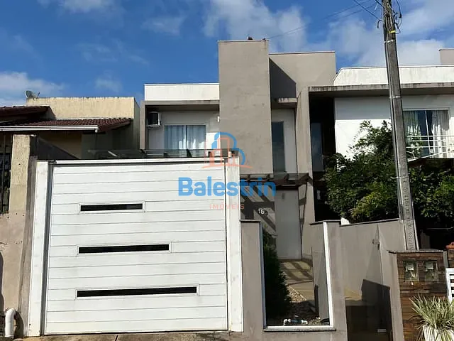 Casa 2 quartos e 2 banheiros, à venda, no bairro Portal em Fraiburgo