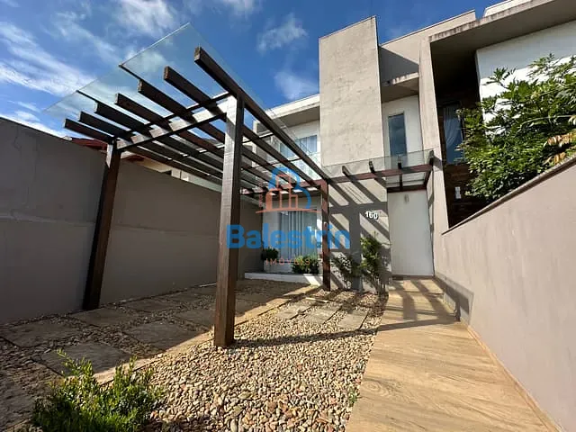 Casa 2 quartos e 2 banheiros, à venda, no bairro Portal em Fraiburgo