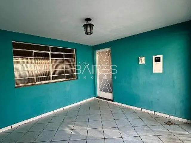 Casa com 250m² 3 quartos e 2 banheiros, à venda, no bairro Vila Mota em Bragança Paulista