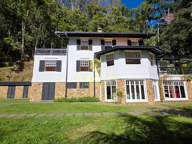 Casa 4 quartos e 4 banheiros, à venda, no bairro Mury em Nova Friburgo