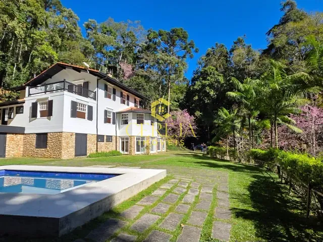 Casa 4 quartos e 4 banheiros, à venda, no bairro Mury em Nova Friburgo