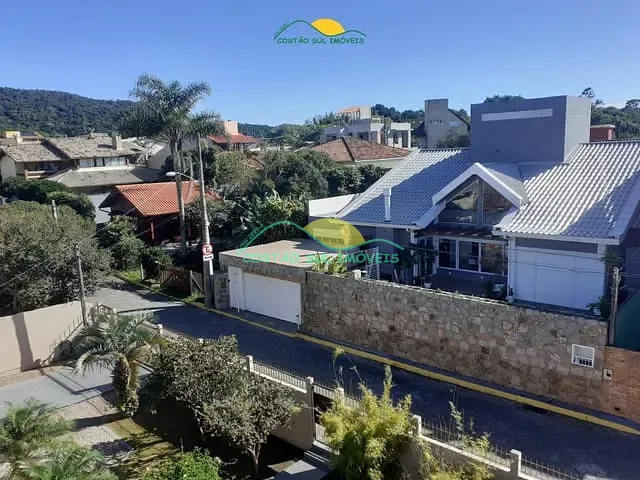 Casa com 324m² 3 quartos e 2 banheiros, à venda, no bairro Morro das Pedras em Florianópolis