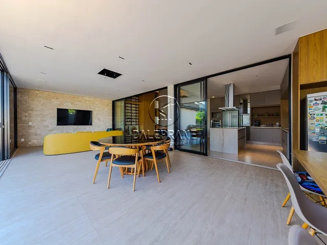 Casa com 400m² 4 quartos e 6 banheiros, à venda, no bairro Setor Habitacional Arniqueira (Águas Claras) em Brasília