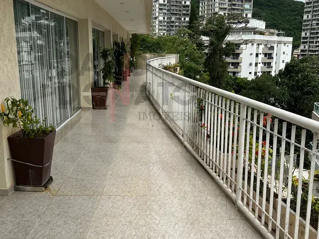 Casa 5 quartos e 7 banheiros, à venda, no bairro São Conrado em Rio de Janeiro