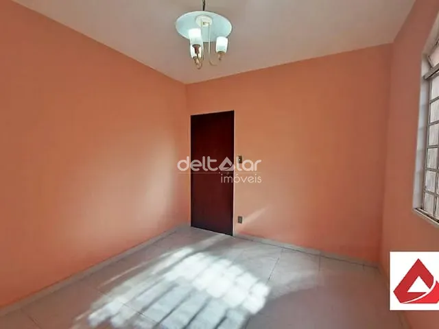 Casa com 245m² 5 quartos e 3 banheiros, à venda, no bairro Planalto em Belo Horizonte