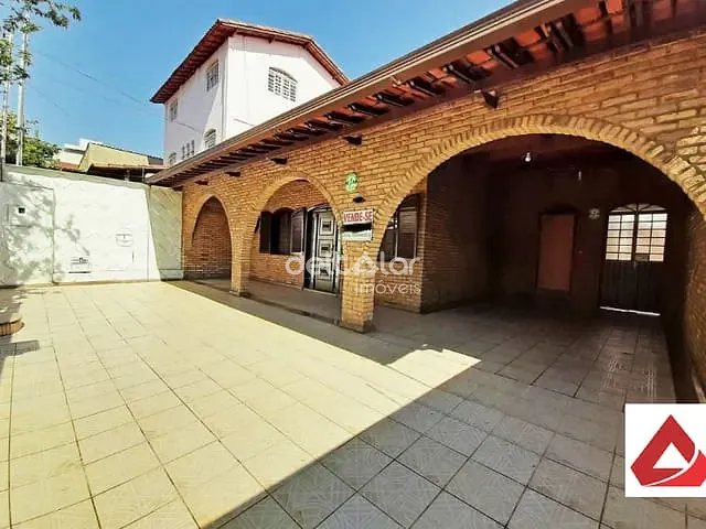 Casa com 245m² 5 quartos e 3 banheiros, à venda, no bairro Planalto em Belo Horizonte