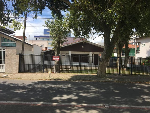 Casa com 525m² 4 quartos e 2 banheiros, à venda, no bairro PRAIA ALEGRE em Penha