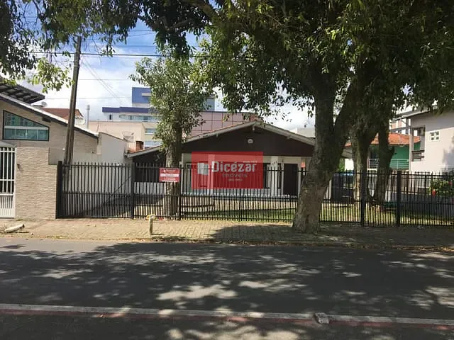 Casa com 525m² 4 quartos e 2 banheiros, à venda, no bairro PRAIA ALEGRE em Penha