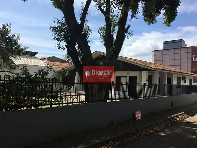Casa com 525m² 4 quartos e 2 banheiros, à venda, no bairro PRAIA ALEGRE em Penha