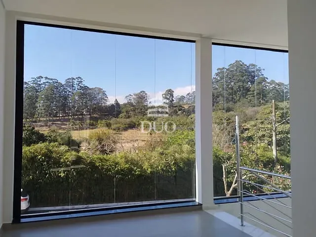Casa com 250m² 4 quartos e 4 banheiros, à venda, no bairro Quintas de Maria Elvira em Santana de Parnaíba