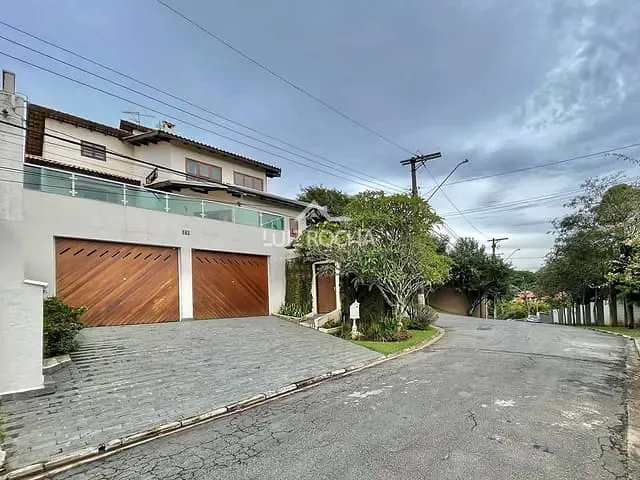 Casa com 479m² 4 quartos e 5 banheiros, à venda, no bairro CONDOMINIO TERRAS DO MADEIRA em Carapicuíba