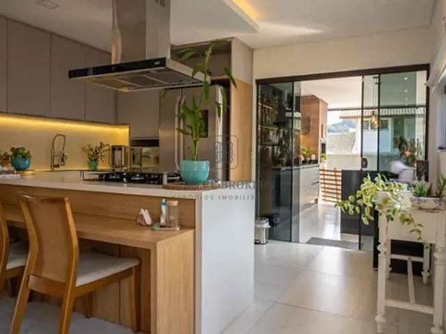 Casa com 500m² 4 quartos e 5 banheiros, à venda, no bairro Cachoeira do Bom Jesus em Florianópolis