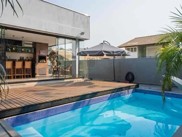 Casa com 500m² 4 quartos e 5 banheiros, à venda, no bairro Cachoeira do Bom Jesus em Florianópolis