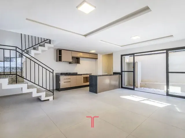 Casa com 89m² 3 quartos e 3 banheiros, à venda, no bairro Lindóia em Curitiba