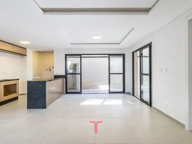 Casa com 89m² 3 quartos e 3 banheiros, à venda, no bairro Lindóia em Curitiba