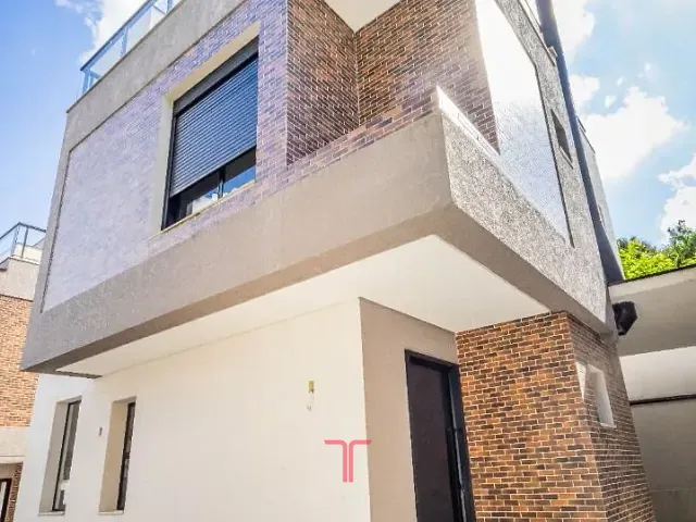 Casa com 89m² 3 quartos e 3 banheiros, à venda, no bairro Lindóia em Curitiba